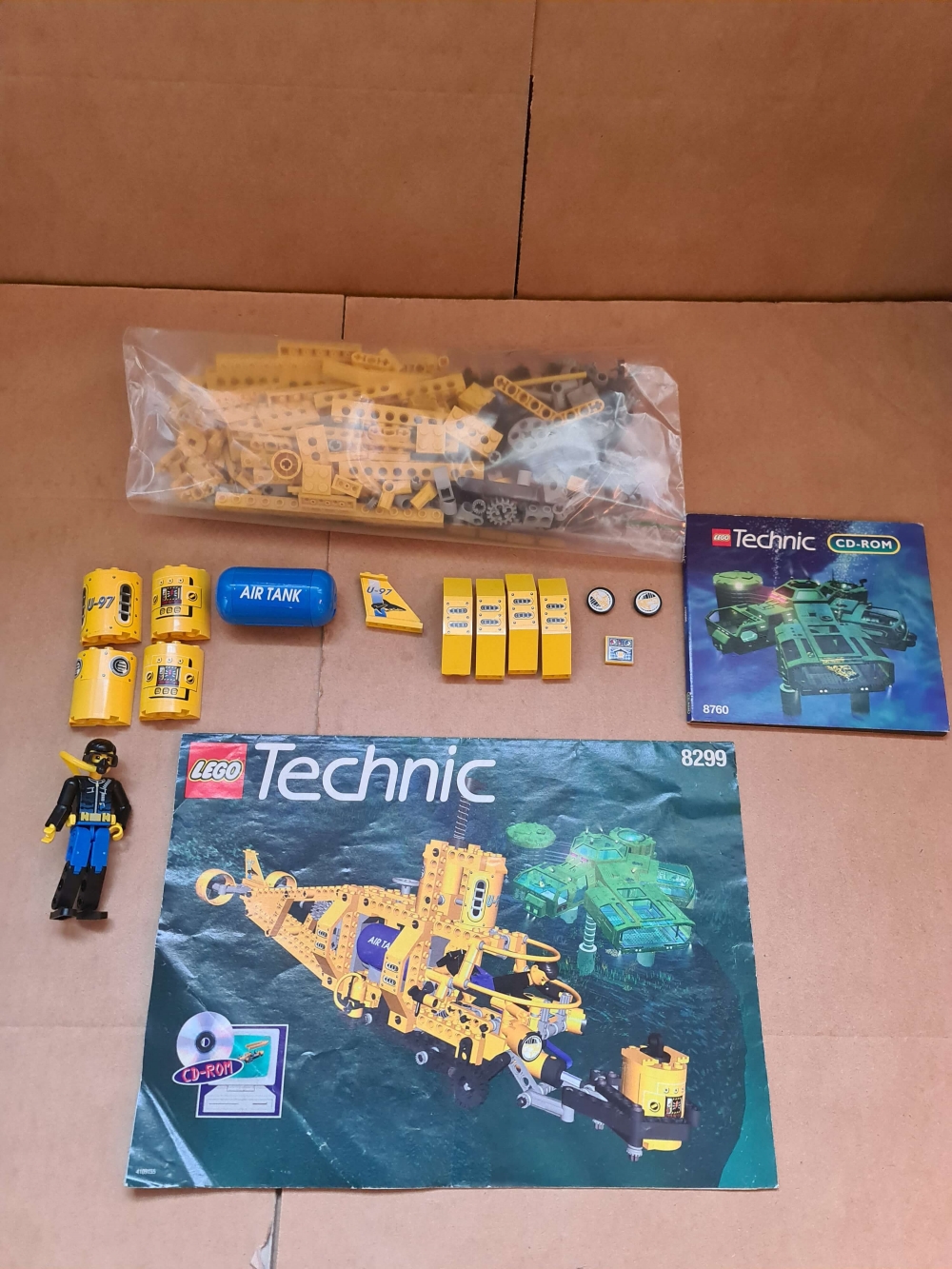 Sett 8299 fra Lego Technic serien.
Flott sett. 
Komplett med manual.