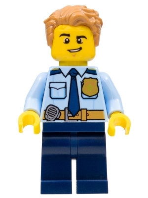 Police - City Officer Shirt with Dark Blue Tie and Gold Badge, Dark Tan Belt with Radio, Dark Blue Legs, Medium Nougat Tousled Hair
Komplett i god stand.