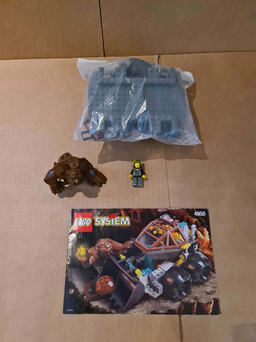 Sett 4950 fra Lego Rock Raiders serien.
Flott komplett sett med manual.
