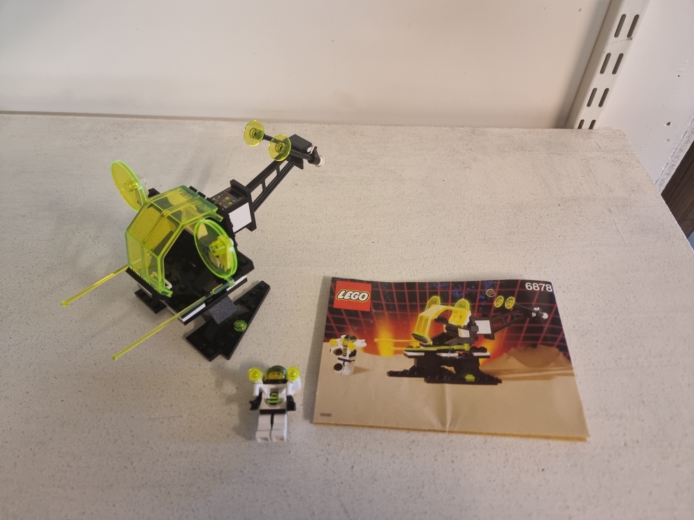 Sett 6878 fra lego Space: Blacktron II serien.
Bortimot perfekt sett.
Komplett med manual.