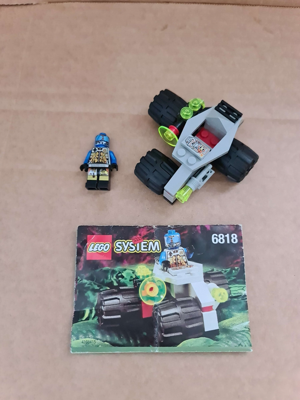 Sett 6818 fra Lego Space : UFO serien.
Meget pent.
Komplett med manual.