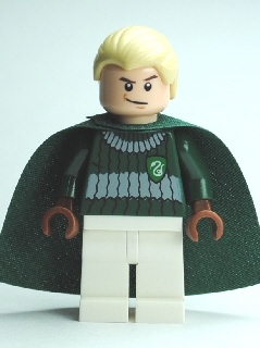 Draco Malfoy - Dark Green and White Quidditch Uniform
Komplett i god stand.