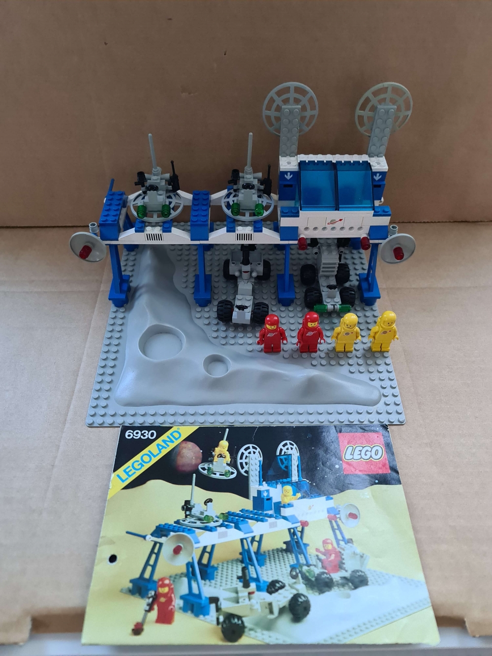 Sett 6930 fra Lego Classic Space serien.
Pent sett. 
100% komplett med manual. 