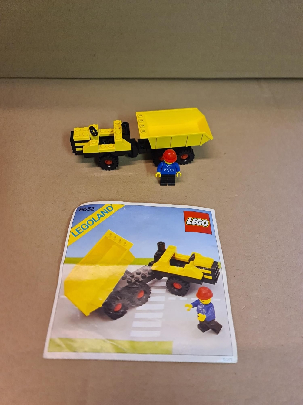 Sett 6652 fra Lego Classic Town serien.

Pent brukt. Komplett med manual.
