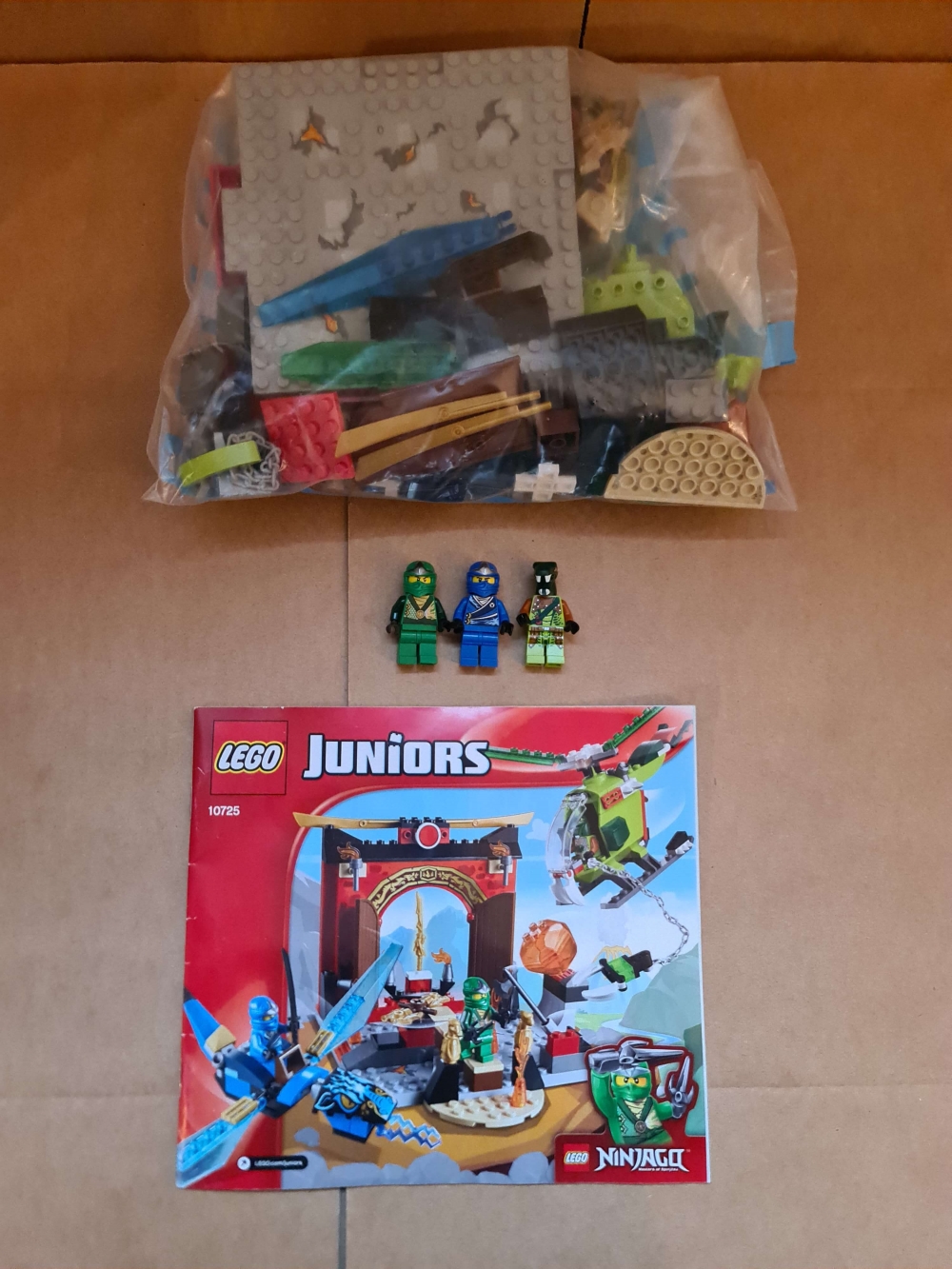 Sett 10725 fra Lego Juniors : Ninjago serien.

Meget pent. Komplett med manual. 