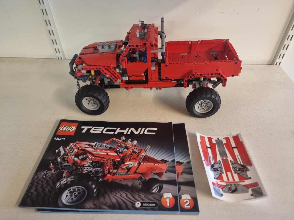 Sett 42029 fra Lego Technic serien.
Som nytt.
Komplett med manualer og ubrukte klistremerker.
