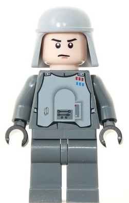 General Maximillian Veers - Chest Armor, Light Bluish Gray Helmet
Komplett i god stand.