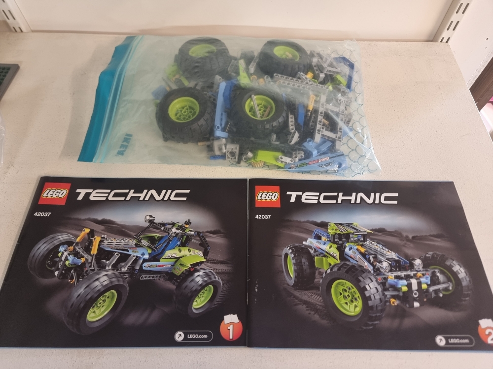 Sett 42037 fra Lego Technic serien.
Som nytt.
Komplett med manualer.