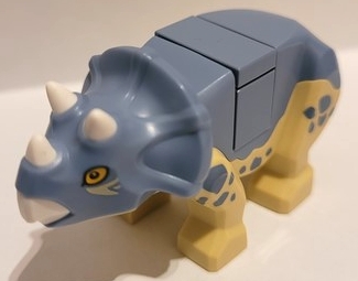 Dinosaur Triceratops Baby with Sand Blue Top with White Horns and Beak Pattern with Brick and Tile
Komplett i god stand.