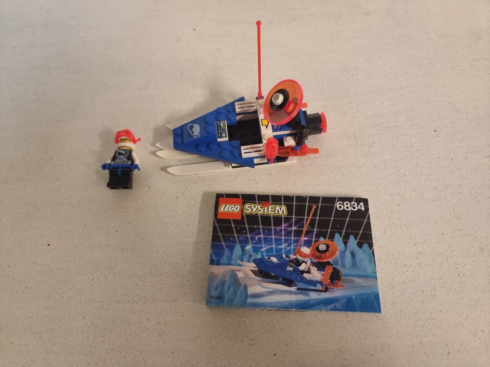 Sett 6834 fra Lego Space : Ice Planet 2002 serien.
Pent sett.
Komplett med manual.