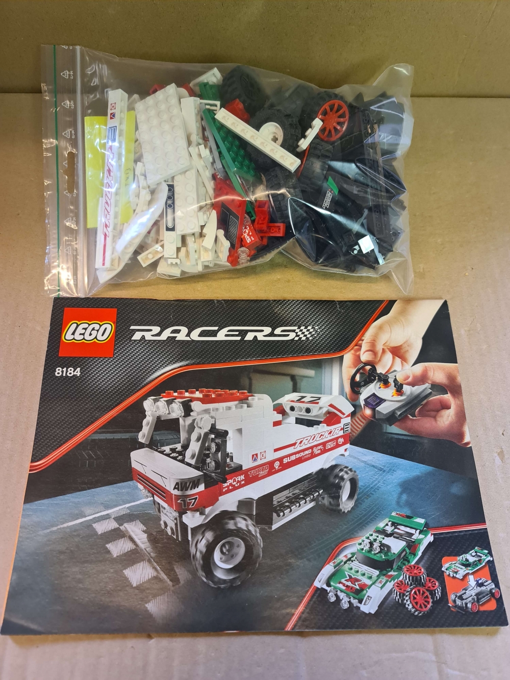 Sett 8184 fra Lego Racers serien.
Flott sett. 
Komplett med alle klistrermerker og manual.