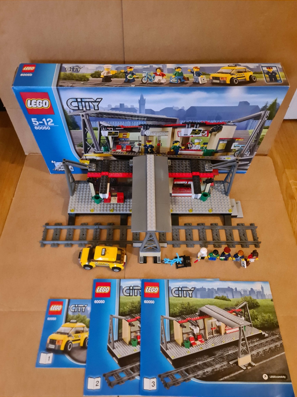 Sett 60050 fra Lego Train : RC serien.

Meget pent. Komplett med manualer og eske.
Alle klistremerker på.