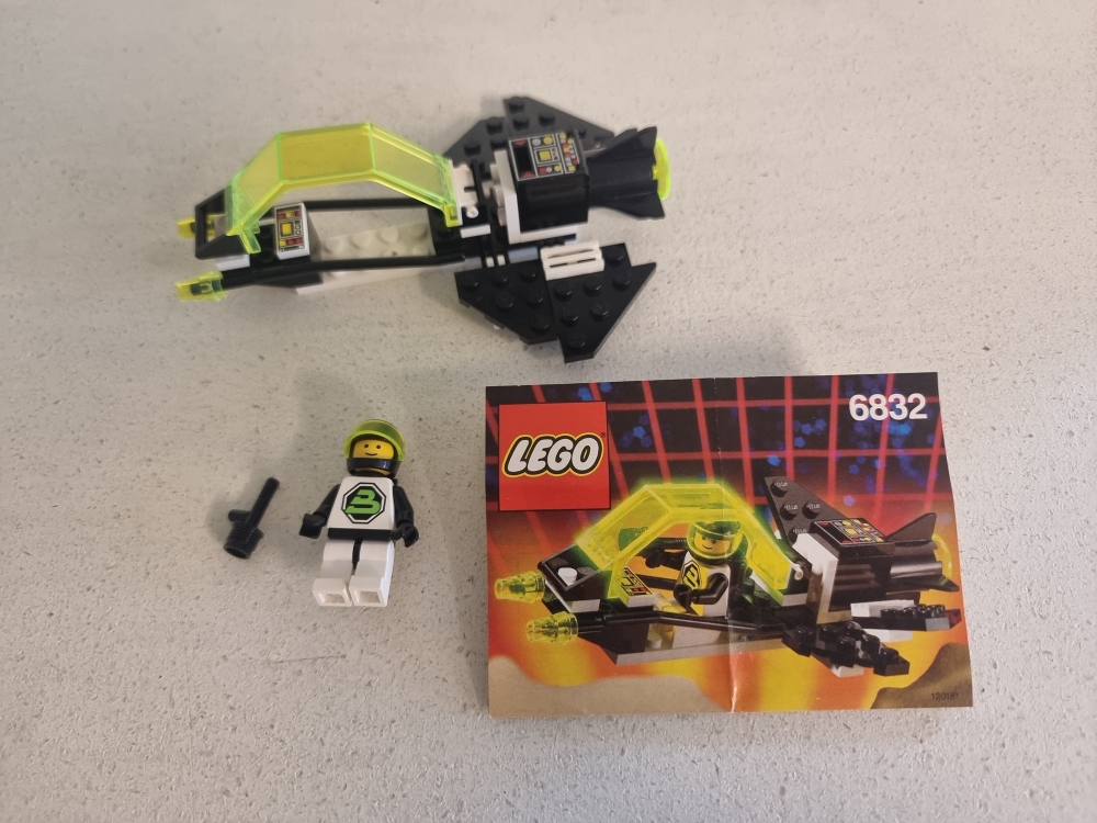 Sett 6832 fra Lego Space : Blacktron II serien
Meget pent. Bortimot mint tilstand.
Komplett med manual.