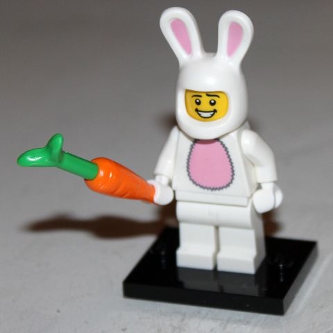 Bunny Suit Guy, Series 7 (Complete Set with Stand and Accessories)
Komplett i god stand.