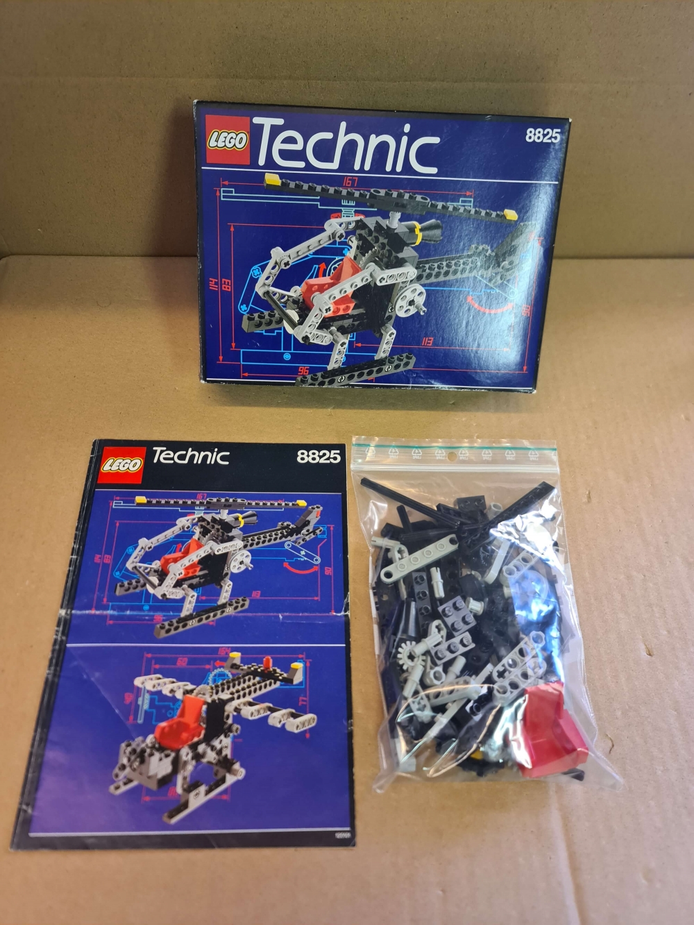 Sett 8825 fra Lego Technic serien.
Fint sett. 
Komplett med manual og flott eske.