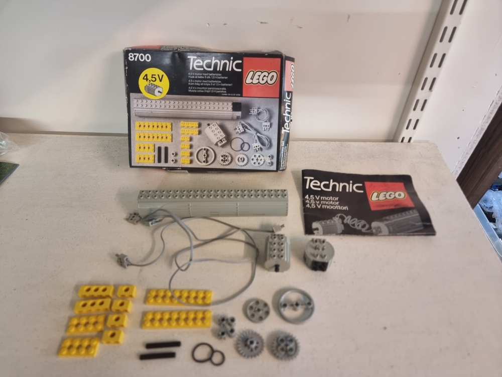 Sett 8700 fra Lego Technic serien.
Komplett i meget god stand.
Følger med manual og yttereske.