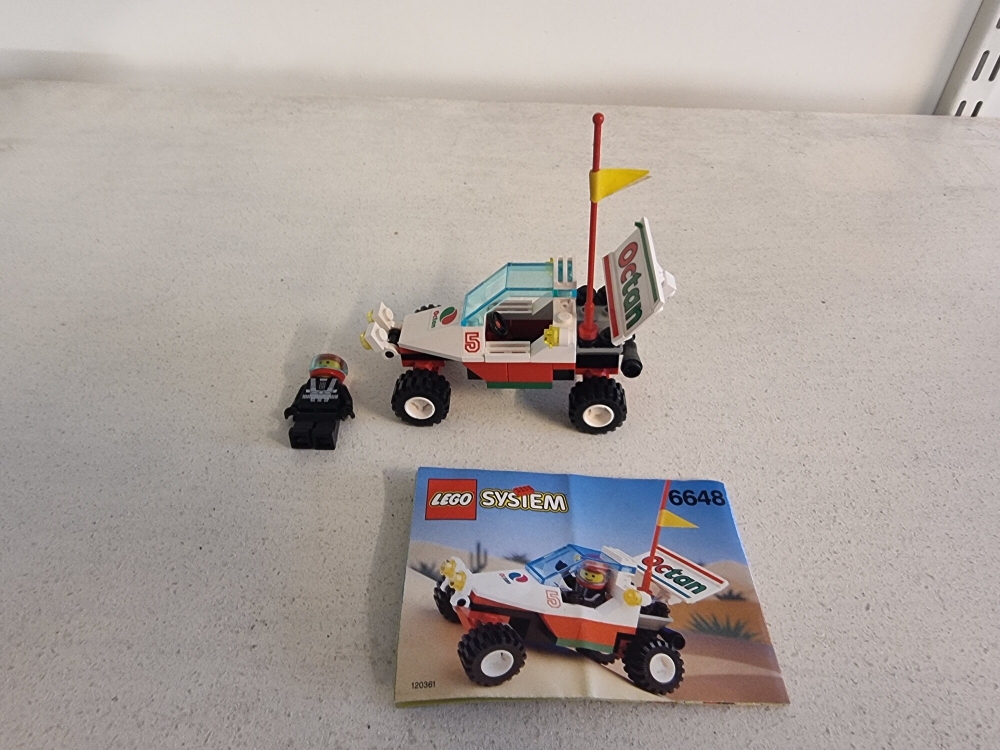 Sett 6648 fra Lego Classic Town serien. 
Meget pent.
Komplett med manual.