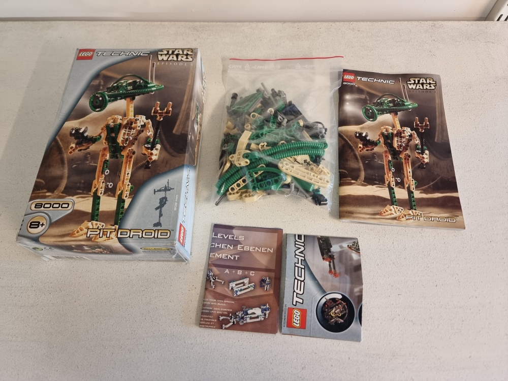 Sett 8000 fra Lego Technic : Star Wars : Star Wars Episode 1 serien.
Meget pent.
Komplett med manual og eske.