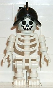 Skeleton - Standard Skull, Floppy Arms, Black Conquistador Helmet
Komplett i god stand.
