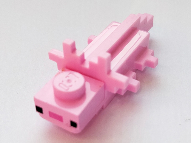 Minecraft Axolotl with Magenta Nose - Brick Built
Komplett i god stand.