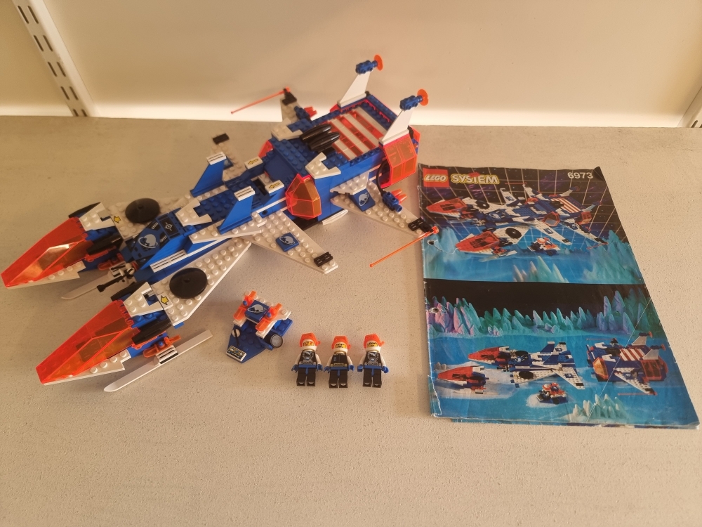 Sett 6973 fra Lego Space : Ice Planet 2002 serien.
Meget pent sett.
Komplett med manual.