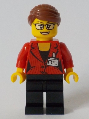 Reporter - Female, Red Suit Jacket with ID Badge, Black Legs, Reddish Brown Hair Swept Back into Bun, Glasses
Komplett i god stand.