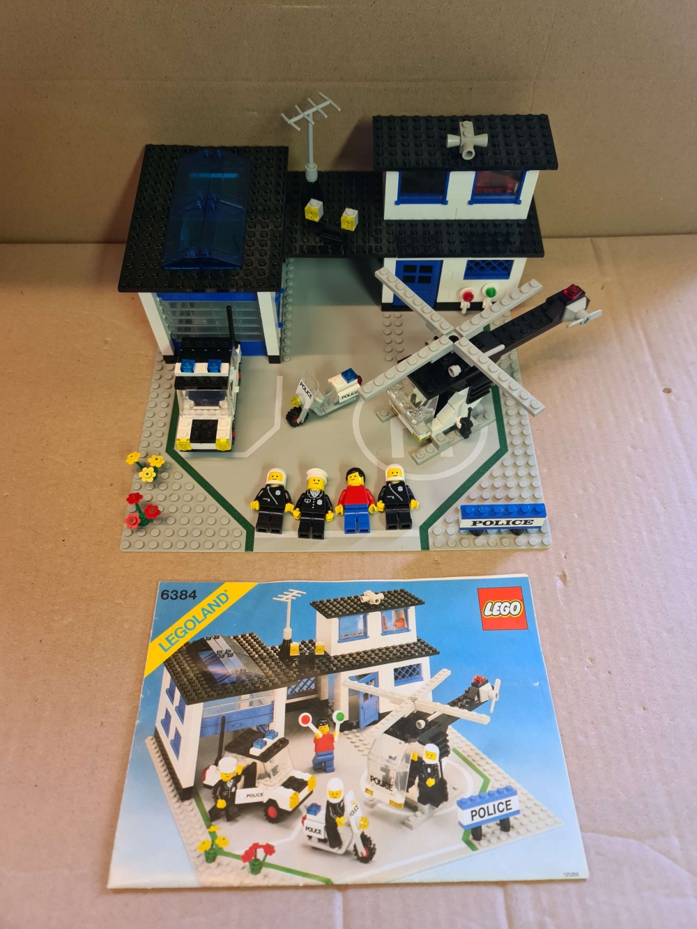 Sett 6384 fra Lego Classic Town serien.
Veldig fint sett.
Komplett med manual.