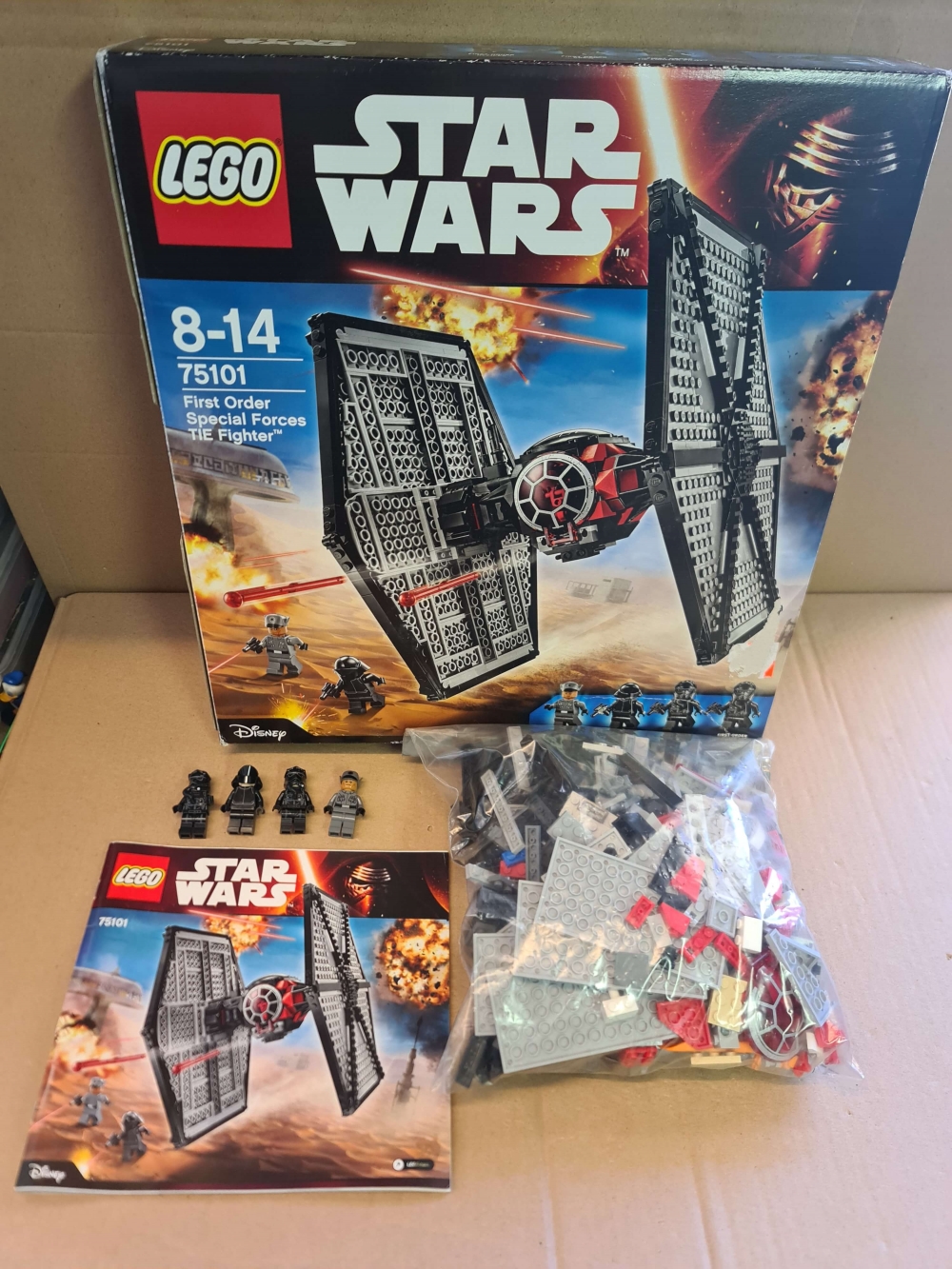 Sett 75101 fra Lego Star Wars : Episode 7 serien.
Som nytt.
Komplett med manual og eske.