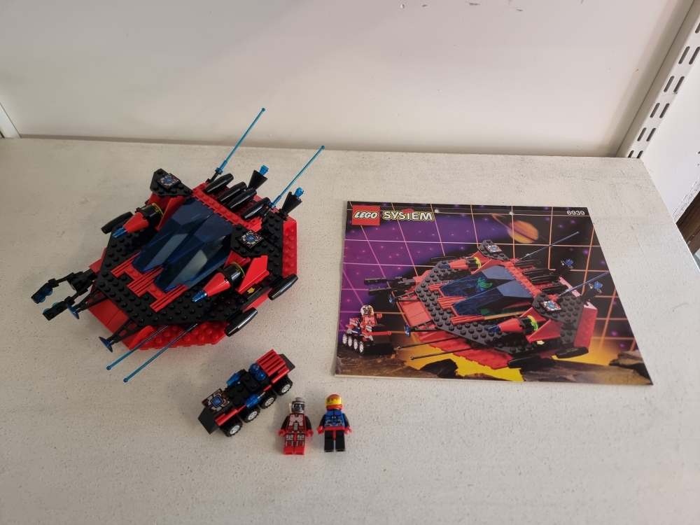 Sett 6939 fra Lego Space : Spyrius serien
Meget pent. Bortimot Mint tilstand.
Komplett med manual.