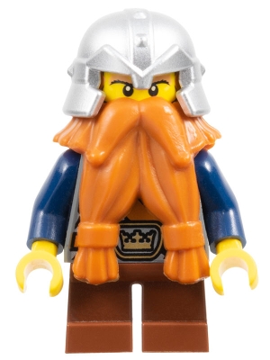 Fantasy Era - Dwarf, Dark Orange Beard, Metallic Silver Helmet with Studded Bands, Dark Blue Arms, Pale Brown Beard
Komplett i god stand.