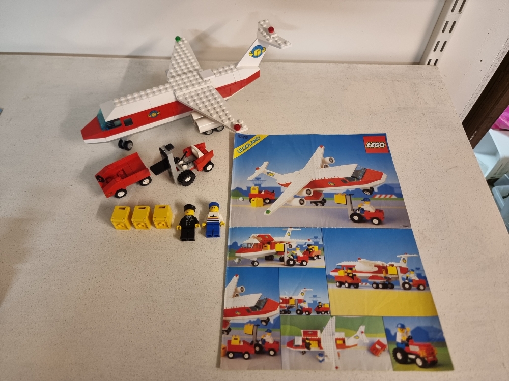 Sett 6375 fra Lego Classic Town serien.
Meget pent. Bortimot mint tilstand.
Komplett med manual.