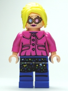 Luna Lovegood, Dark Pink Jacket, Ponytail
Komplett i god stand.